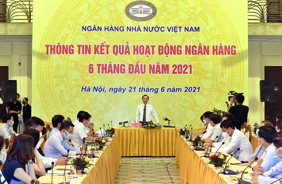 Tín dụng tăng cao, cơ cấu nợ cho 257.602 doanh nghiệp bị ảnh hưởng bởi Covid-19