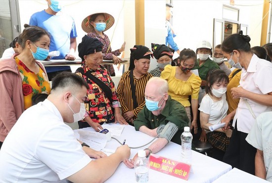 Hòa Phát tài trợ Bệnh viện Bạch Mai khám và tư vấn sức khỏe cho người nghèo tại tỉnh Yên Bái