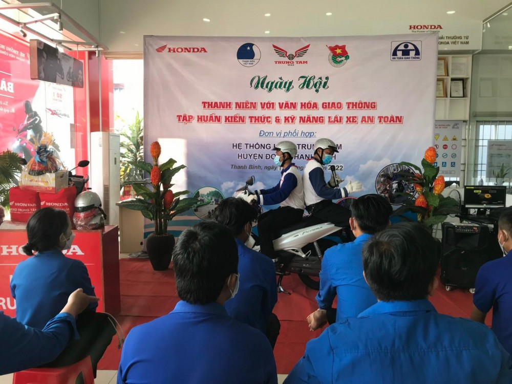 Honda Việt Nam tuyên dương các cửa hàng tích cực trong hoạt động đào tạo lái xe an toàn