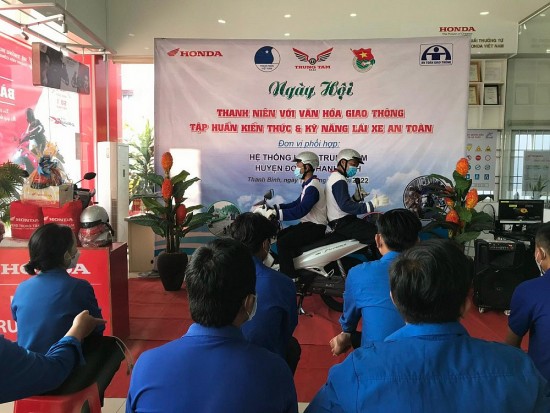 Honda Việt Nam tuyên dương các cửa hàng tích cực trong hoạt động đào tạo lái xe an toàn