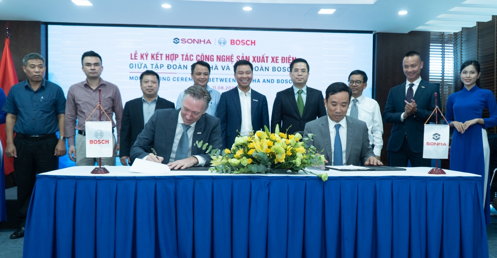 Tập đoàn Sơn Hà bắt tay Bosch phát triển công nghệ sản xuất xe máy điện