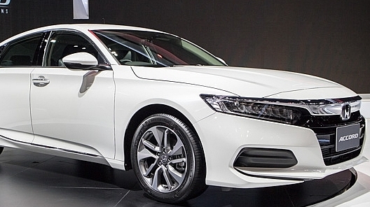 Honda Accord thế hệ thứ 10 giá hơn 1,3 tỷ đồng