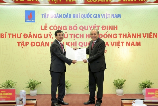 Phó Thủ tướng Trương Hoà Bình trao Quyết định Chủ tịch Hội đồng thành viên Tập đoàn Dầu khí