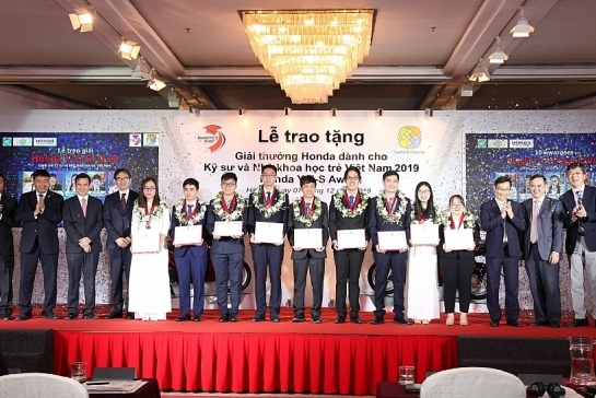 Kỹ sư, nhà khoa học trẻ Việt Nam nhận giải thưởng Honda Y-E-S
