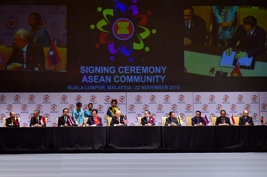 Ký Tuyên bố thành lập Cộng đồng ASEAN