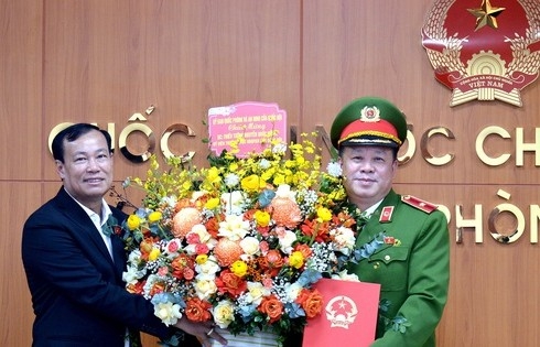 Thiếu tướng Nguyễn Quốc Hùng giữ chức Ủy viên thường trực Ủy ban Quốc phòng và An ninh