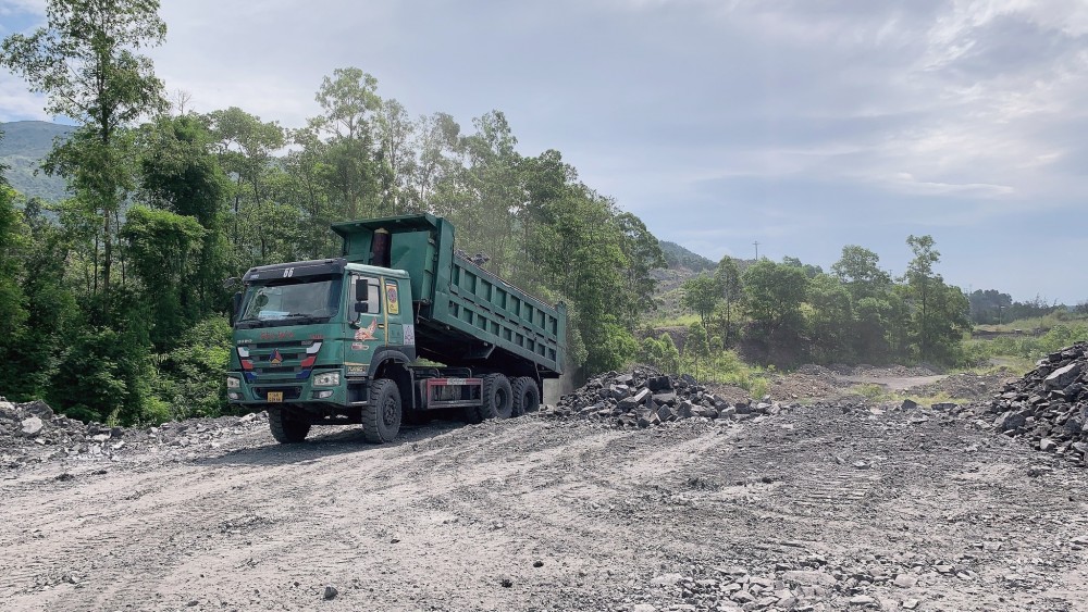 Công ty Than Mạo Khê-TKV phản hồi về thông tin đổ trộm đất đá thải mỏ