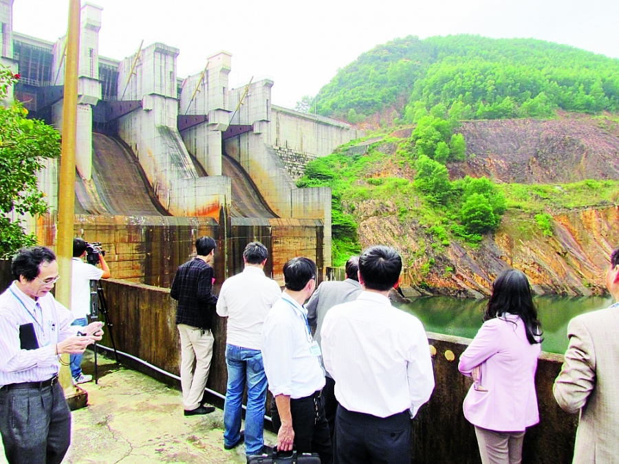 Thủy điện Hương Điền: Chú trọng cắt giảm lũ và điều tiết nước