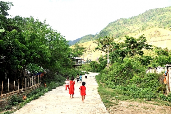 Nậm Nhùn (Lai Châu): Những con đường của tương lai, hy vọng