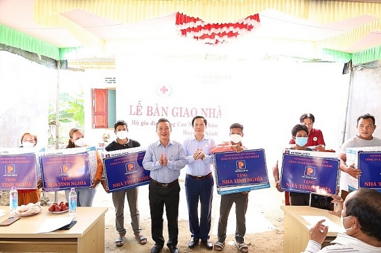 Petrolimex Khánh Hòa tặng 11 nhà tình nghĩa tại huyện Khánh Vĩnh
