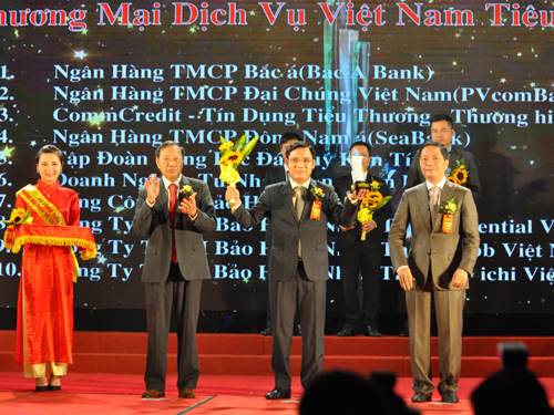 SeABank lần thứ 6 được nhận Giải thưởng Thương mại dịch vụ Việt Nam 2016