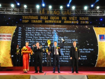 Petrolimex Aviation vinh dự nhận Giải thưởng Thương mại dịch vụ Việt Nam 2016
