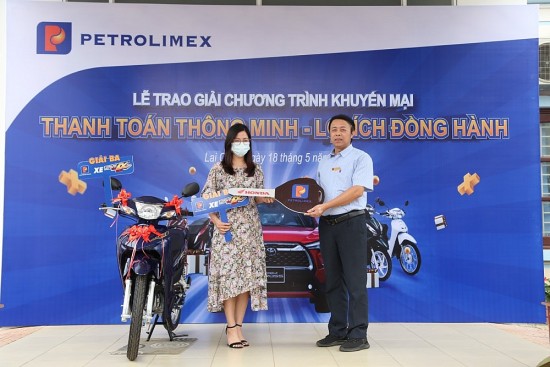 Tập đoàn Xăng dầu Việt Nam trao giải Chương trình "Thanh toán thông minh - Lợi ích đồng hành"  tại Lai Châu