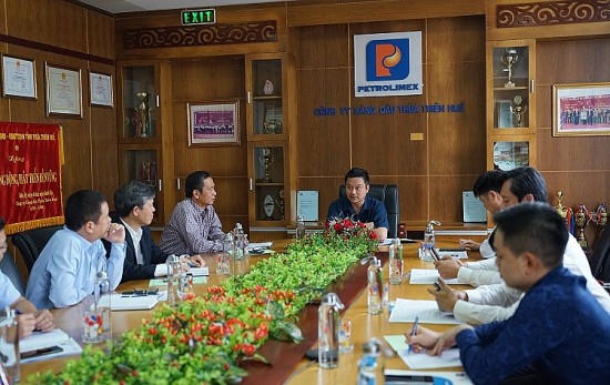 Bí thư Đảng ủy, Chủ tịch HĐQT Tập đoàn Xăng dầu Việt Nam làm việc tại Petrolimex Thừa Thiên Huế