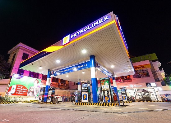 Petrolimex Sài Gòn kéo dài thời gian bán hàng của cửa hàng xăng dầu