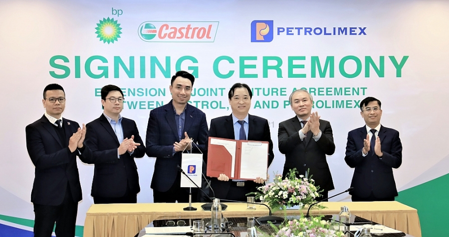 Castrol và BP ký kết gia hạn hợp đồng liên doanh với Petrolimex