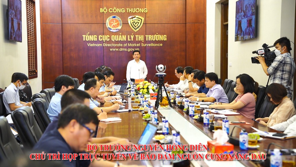 Bộ trưởng Nguyễn Hồng Diên chủ trì họp trực tuyến về bảo đảm nguồn cung xăng dầu