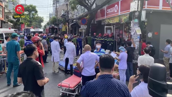 TP.Hồ Chí Minh: Sập cửa hàng Circle K, 1 người tử vong