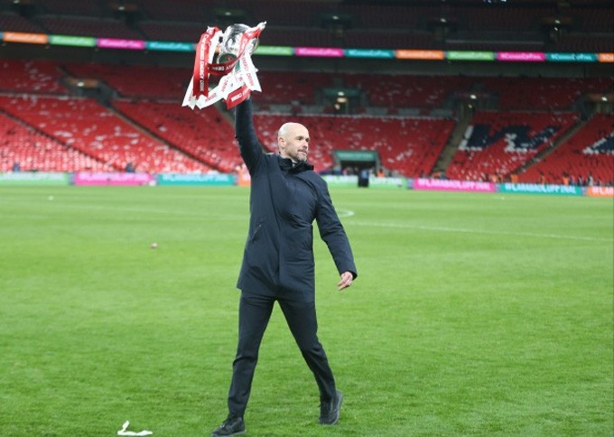 Ten Hag nhận điều siêu đặc biệt từ Sir Alex