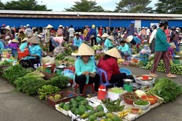 Chợ “chồm hổm” độc đáo ở miền Tây
