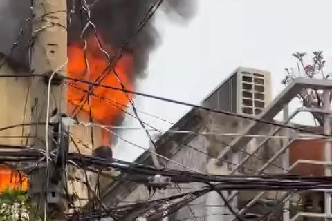 TP HCM: Lửa phừng phực cháy trong căn nhà ở quận Phú Nhuận