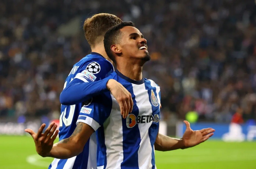 Arsenal thua đau trước Porto