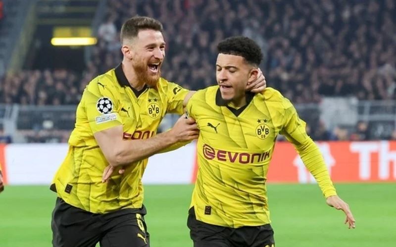 Sancho lập siêu phẩm, Dortmund giành vé vào tứ kết Champions League