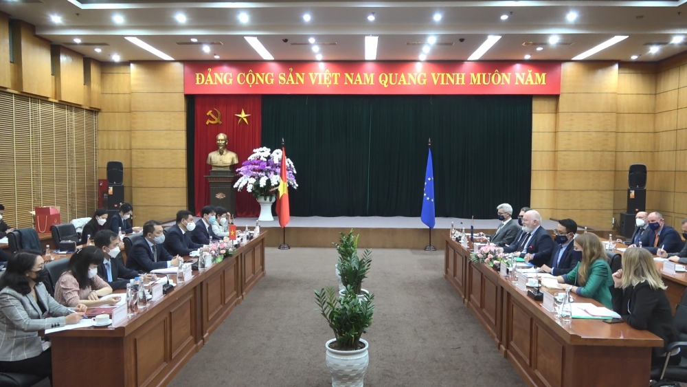 Bộ trưởng Nguyễn Hồng Diên tiếp và làm việc với Phó Chủ tịch điều hành Ủy ban châu Âu