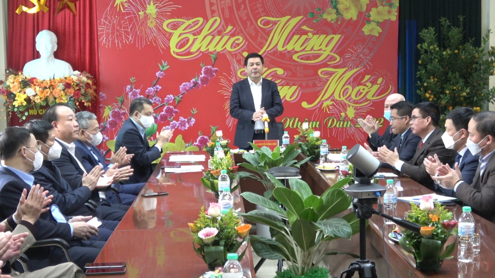 Bộ trưởng Nguyễn Hồng Diên thăm và chúc Tết doanh nghiệp